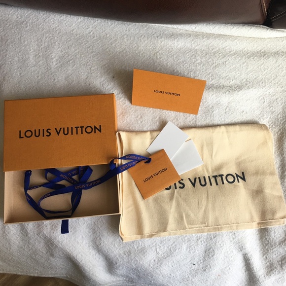 Louis Vuitton Wallet Gift Box - Picture 3 of 3